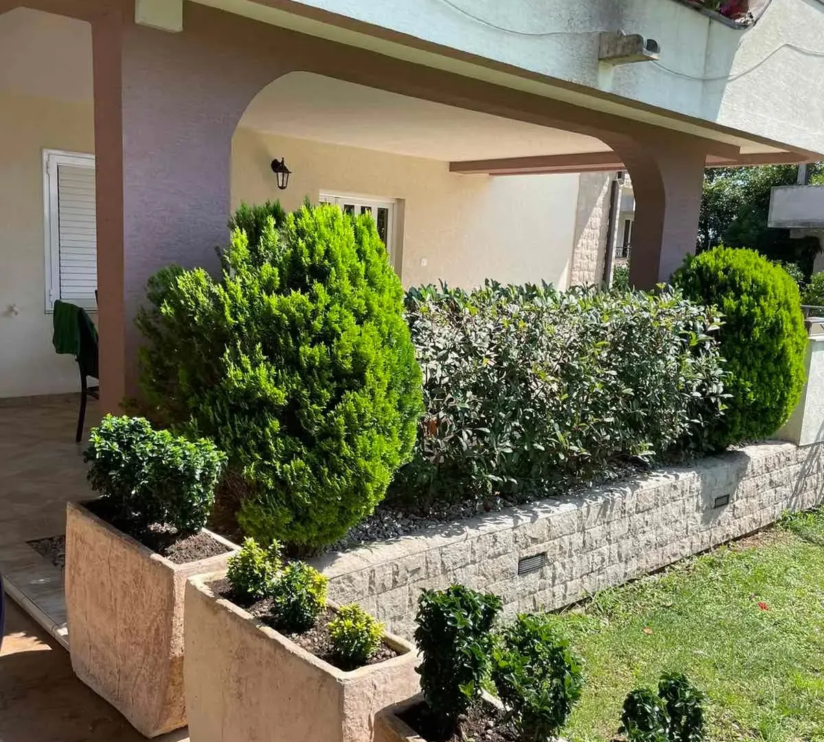 Rent, two bedroom apartment, 120m², Dumidran, Tivat