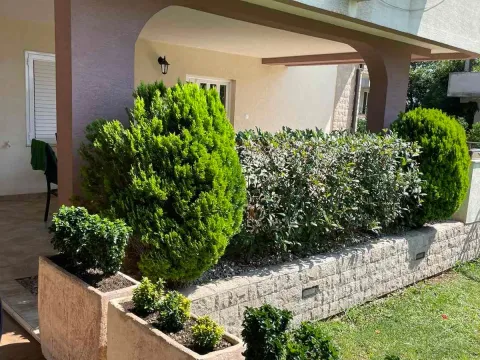 Rent, two bedroom apartment, 120m², Dumidran, Tivat - image 12