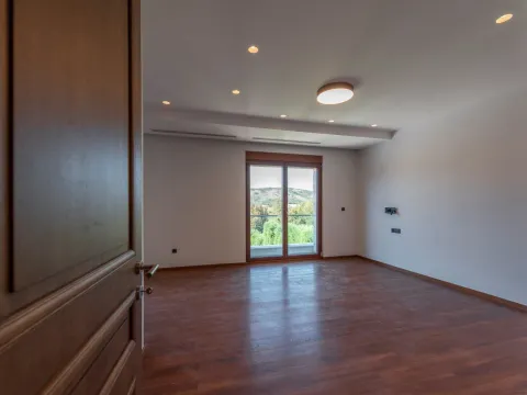 Prodaja, kuća, 492m², Mareza, Podgorica - image 27