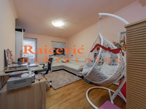 Sale, four bedroom apartment, 202m², Savski Venac, Beograd - image 14