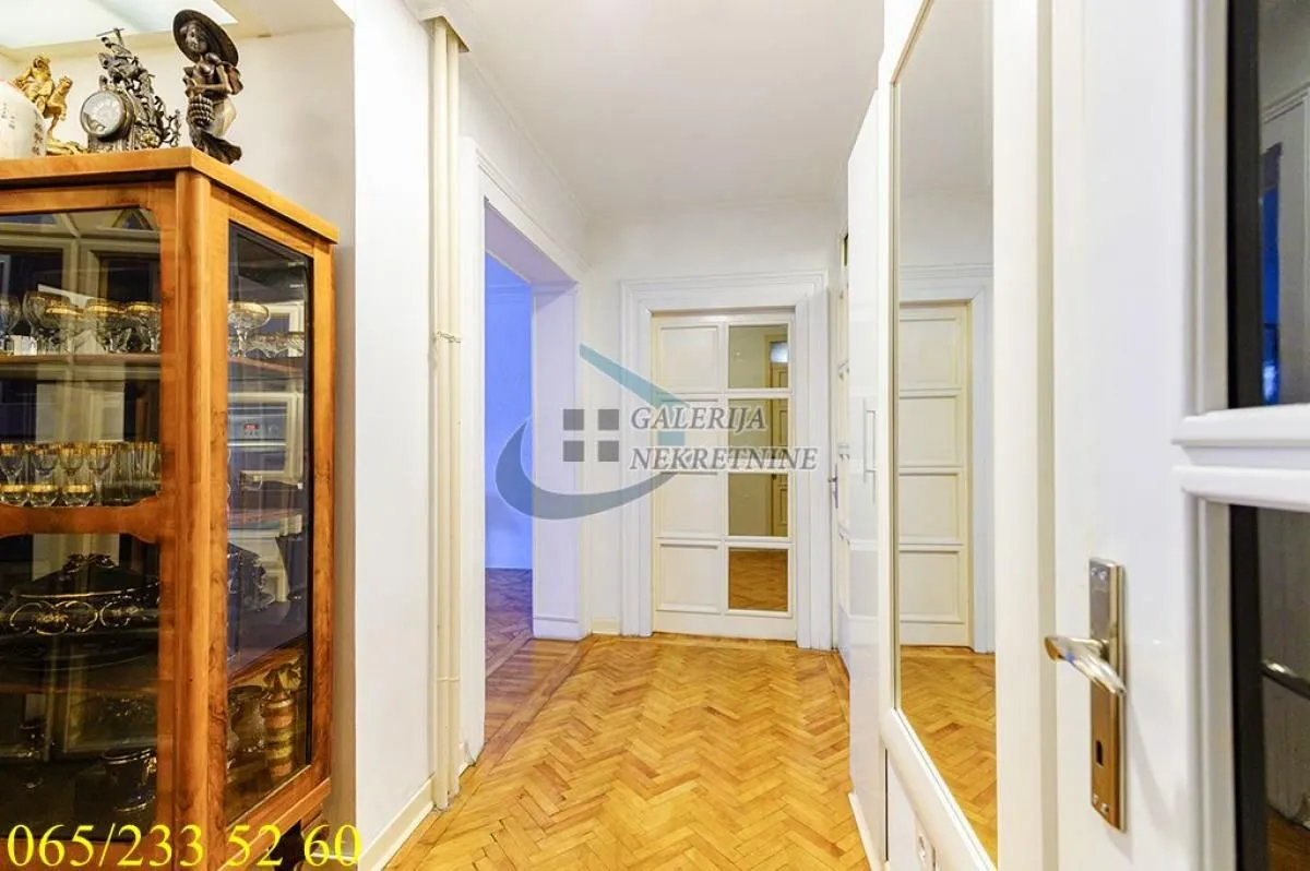 Prodaja, četvorosoban stan, 105m², Savski Venac, Beograd