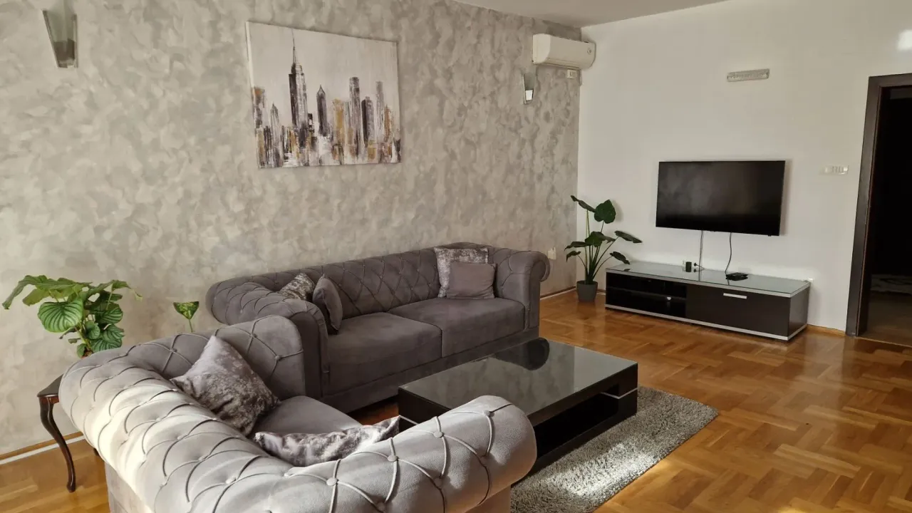 Izdavanje, dvosoban stan, 115m², Tološi, Podgorica