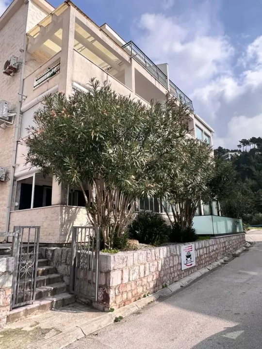 Sale, one bedroom apartment, 67m², Sveti Stefan, Budva
