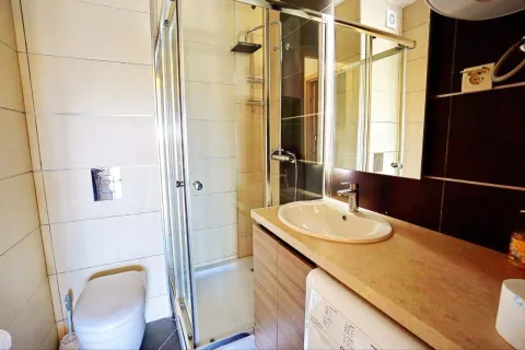 Rent, one bedroom apartment, 41m², Centar, Budva - image 7