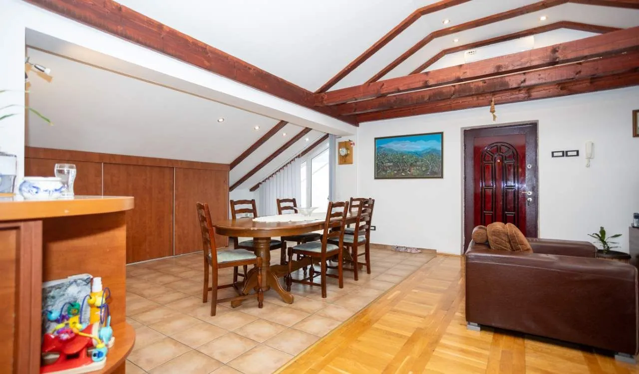 Prodaja, trosoban stan, 121m², Donja Lastva, Tivat