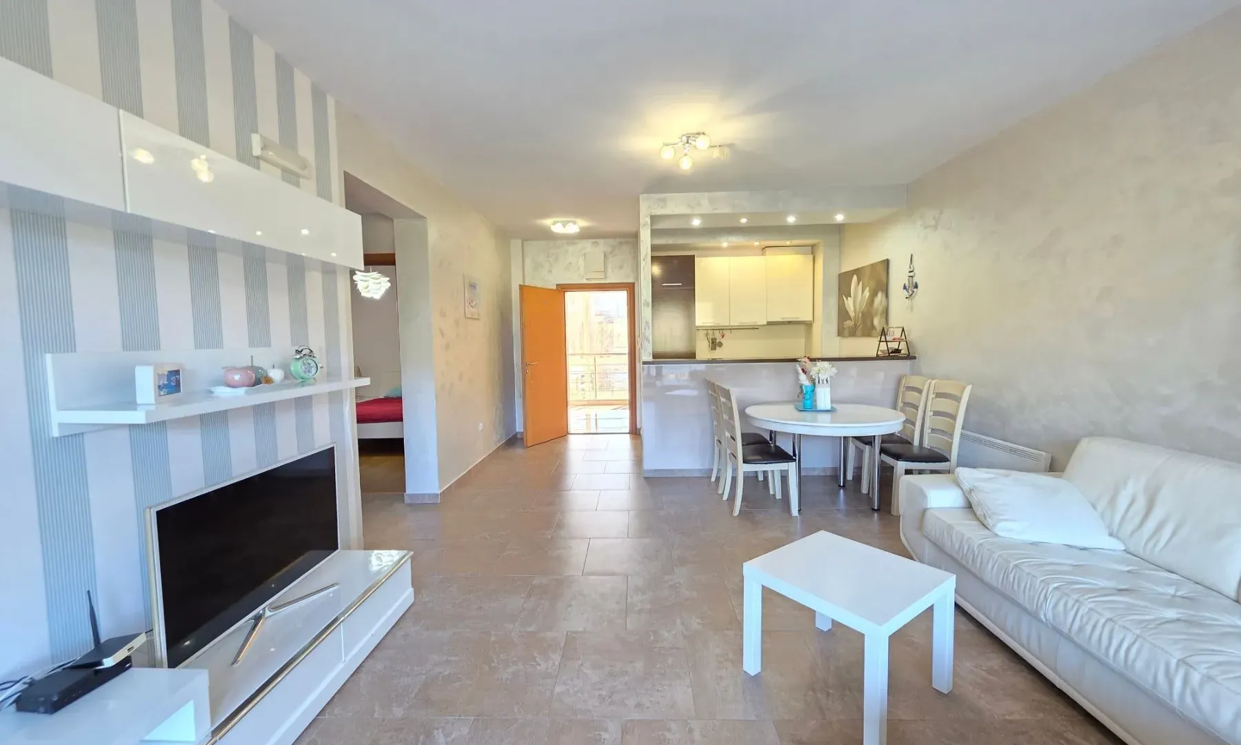 Sale, two bedroom apartment, 68m², Bečići, Budva