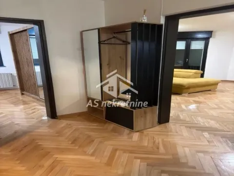 Izdavanje, trosoban stan, 92m², Zemun Save Kovačevića, Zemun Sve Podlokacije - image 9