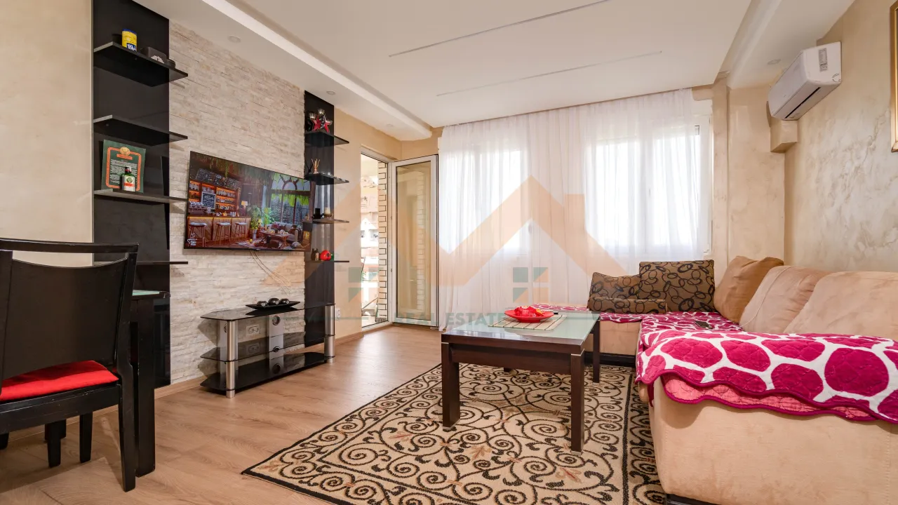 Izdavanje, jednosoban stan, 50m², Stari Aerodrom, Podgorica