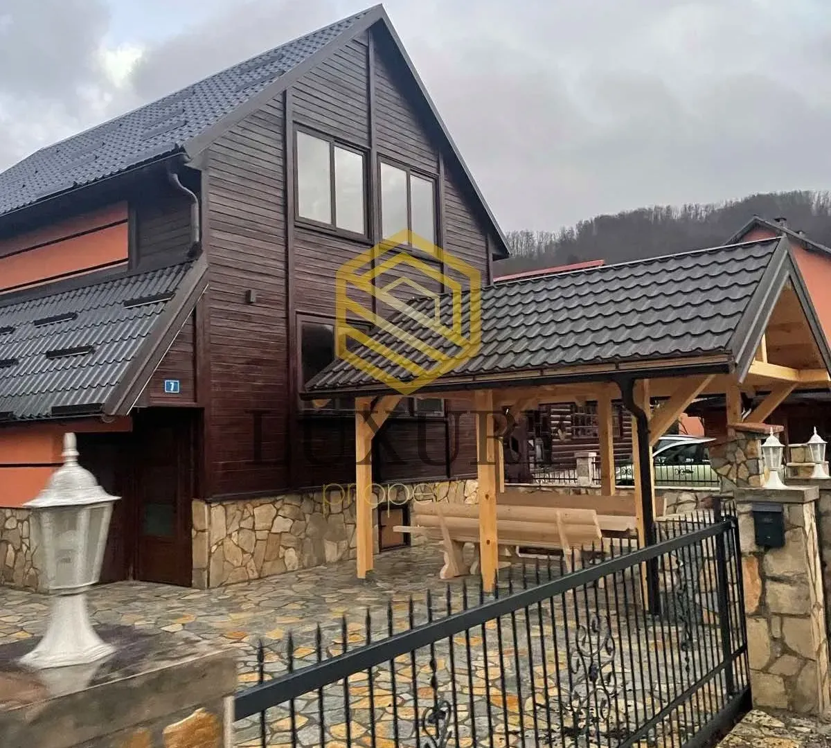 Izdavanje, kuća, 102m², Centar, Kolašin