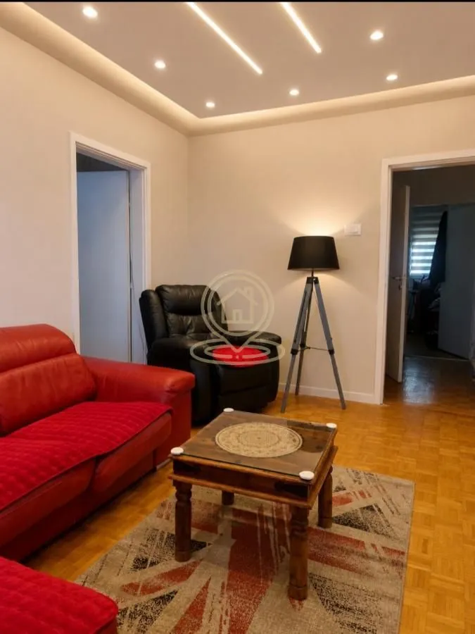 Izdavanje, četvorosoban stan, 90m², Novi Beograd Blok 28, Novi Beograd Sve Podlokacije