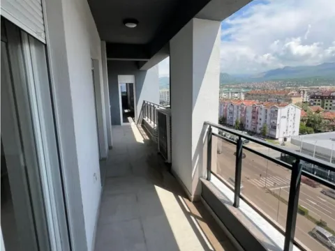 Prodaja, trosoban stan, 106m², Stari Aerodrom, Podgorica - image 10