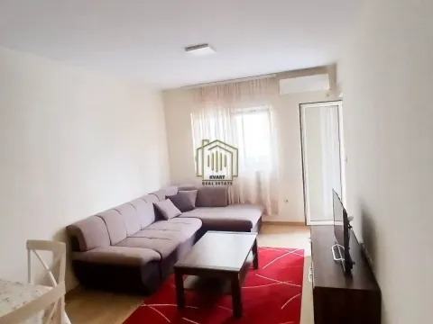 Izdavanje, jednosoban stan, 46m², City Kvart, Podgorica - image 1