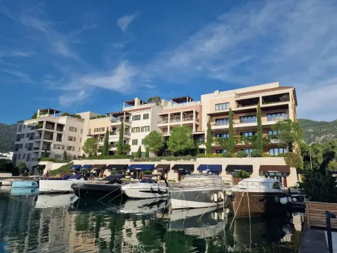 Sale, two bedroom apartment, 152m², Tivat, Crna Gora - image 34