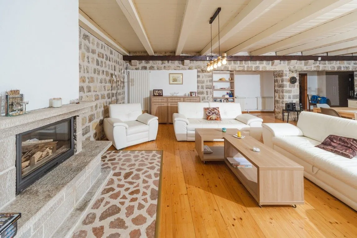 Sale, house, 458m², Kuljače, Budva