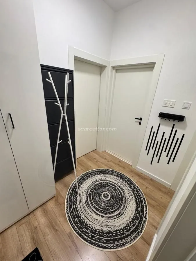 Izdavanje, jednosoban stan, 60m², Centar, Tivat