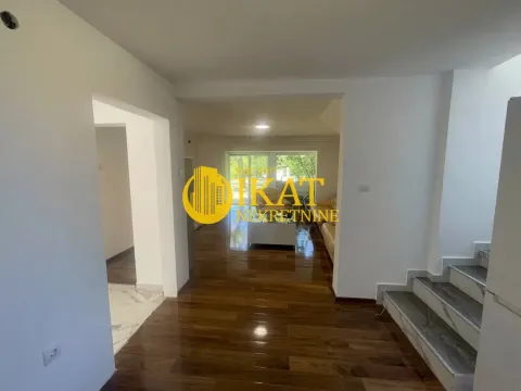 Kuća in Perlez