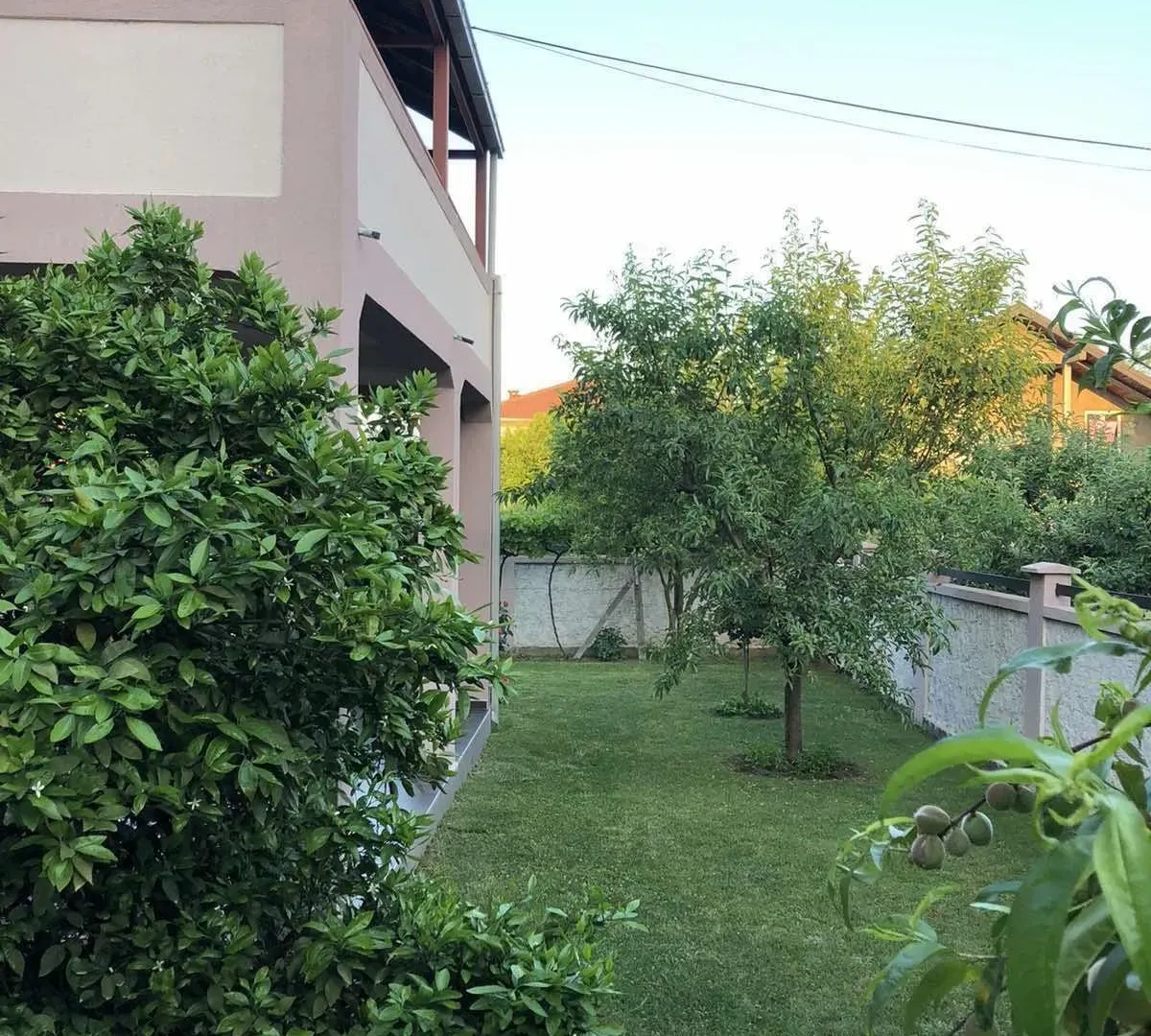 Izdavanje, kuća, 350m², Donji Kokoti, Podgorica