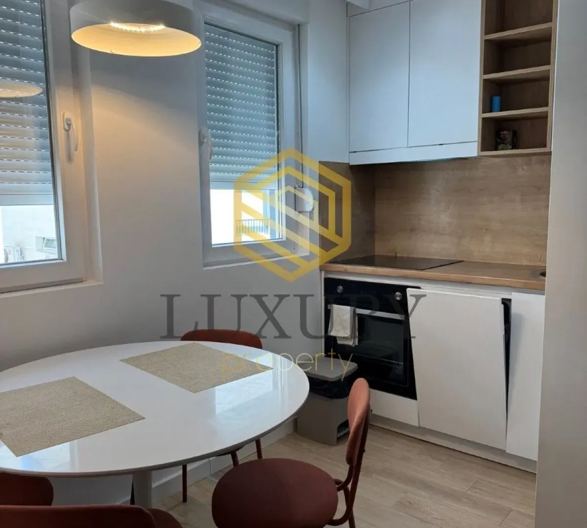 Izdavanje, jednosoban stan, 45m², Centar, Podgorica