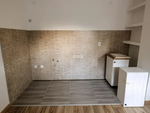 Izdavanje, trosoban stan, 168m², Pantelej, Niš - image 17