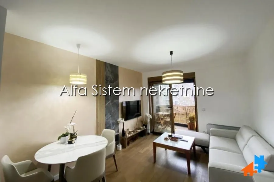 Izdavanje, dvosoban stan, 43m², Vračar Centar, Vračar Sve Podlokacije