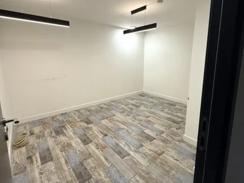 Rent, office space, 740m², Mahala, Bijelo Polje - image 23