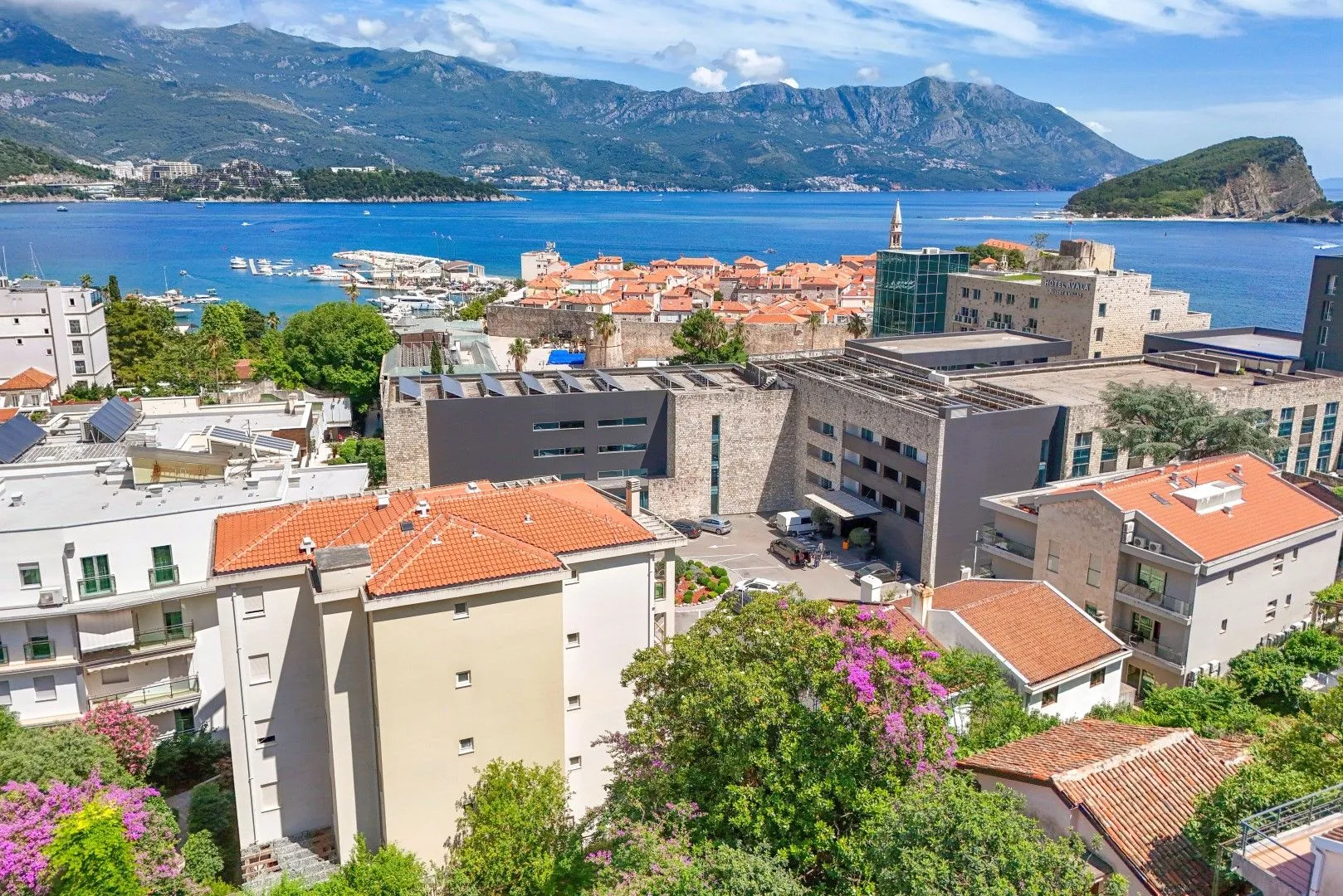 Sale, two bedroom apartment, 75m², Gospoština, Budva