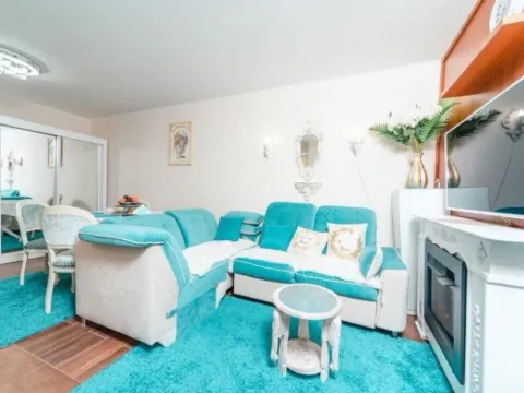 Izdavanje, dvosoban stan, 50m², Bečići, Budva - image 6