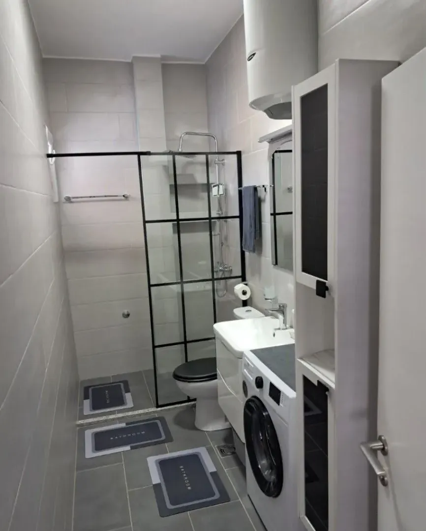 Izdavanje, jednosoban stan, 68m², Centar, Podgorica