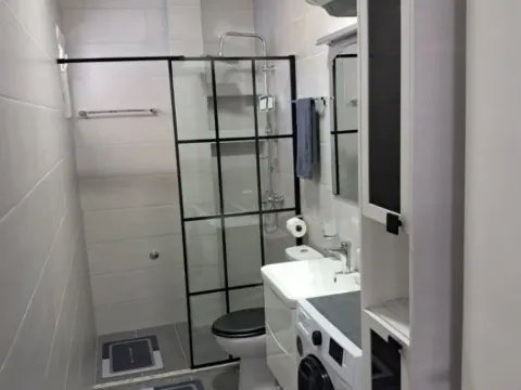 Izdavanje, jednosoban stan, 68m², Centar, Podgorica - image 9