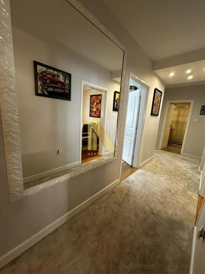 Prodaja, četvorosoban stan, 116m², Grbavica, Novi Sad Sve Podlokacije