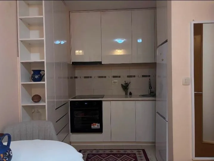 Izdavanje, jednosoban stan, 40m², Stari Aerodrom, Podgorica