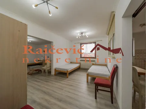 Rent, house, 250m², Zvezdara Sve Podlokacije, Beograd - image 15