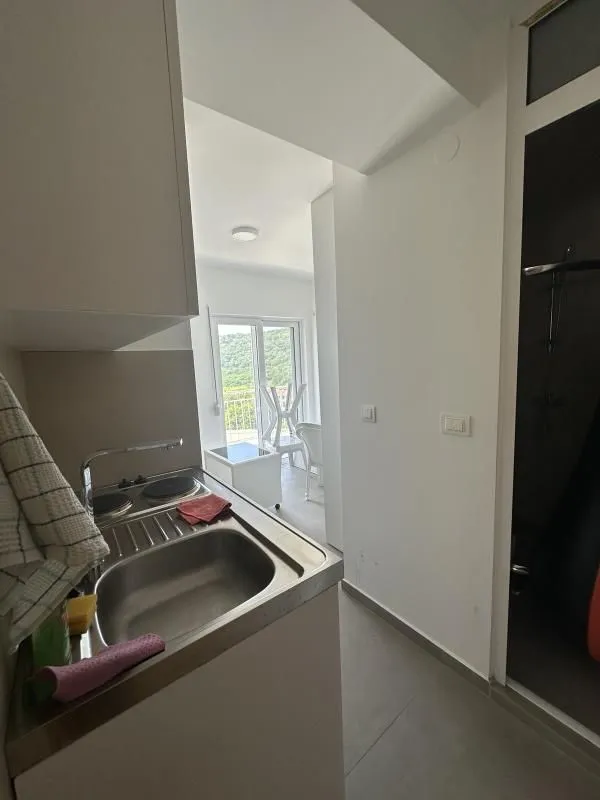 Prodaja, trosoban stan, 72m², Sutomore, Bar