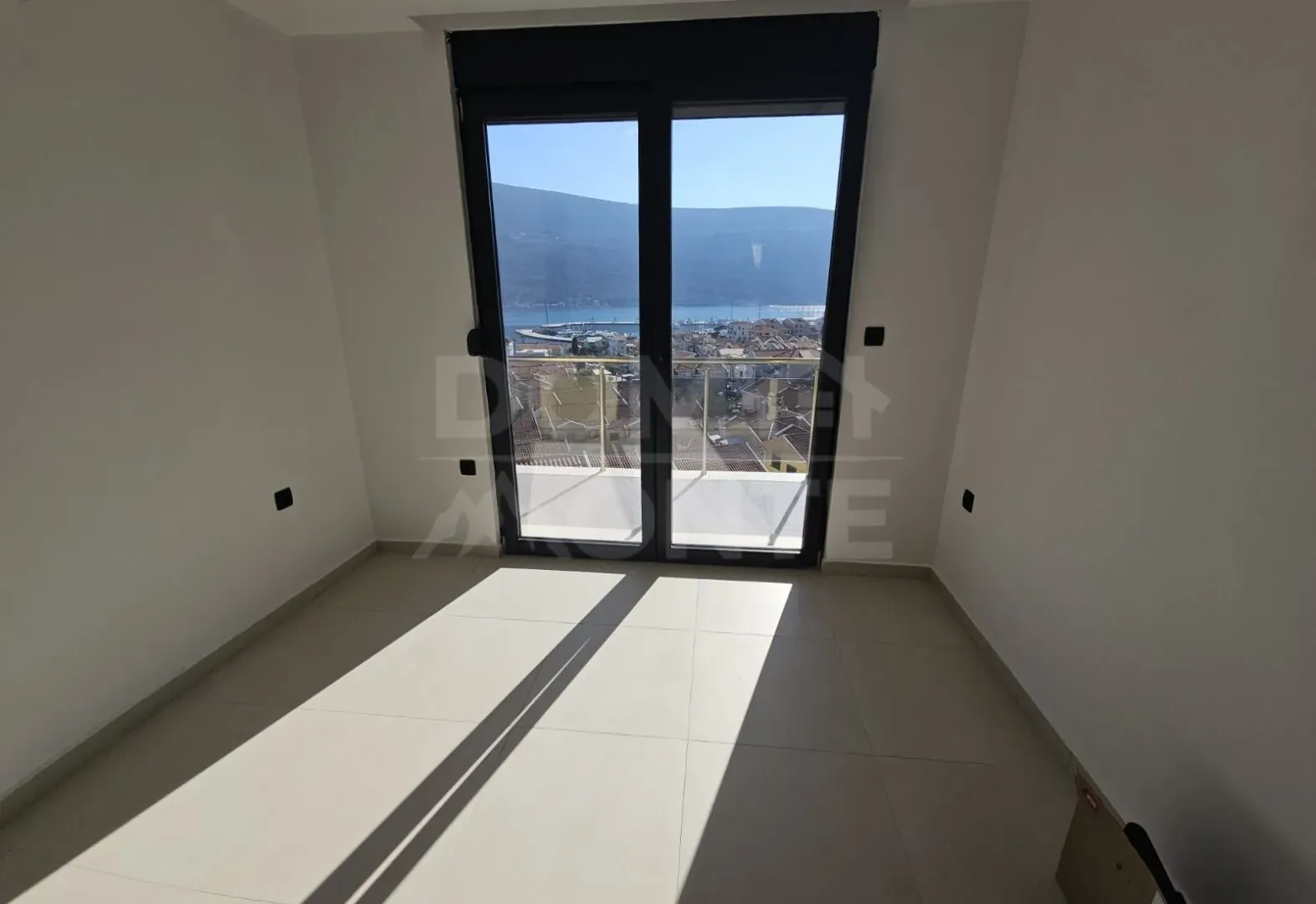 Prodaja, dvosoban stan, 45m², Đenovići, Herceg Novi