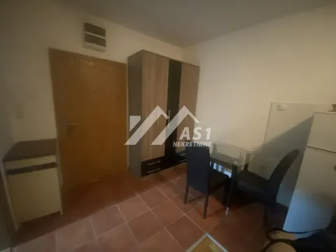 Izdavanje, jednosoban stan, 30m², Bulevar Evrope, Novi Sad Sve Podlokacije - image 2