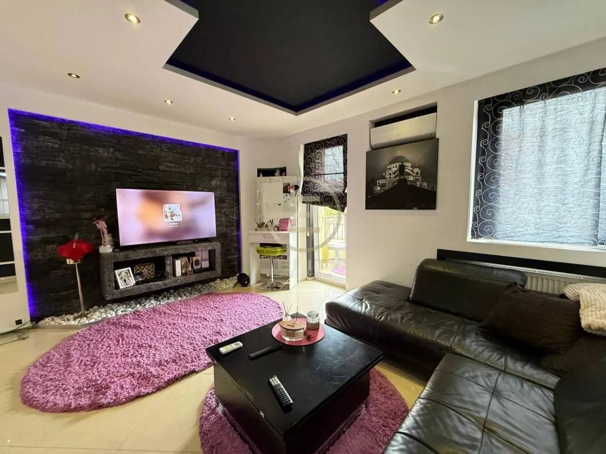 Izdavanje, dvosoban stan, 52m², Nova Detelinara, Novi Sad Sve Podlokacije