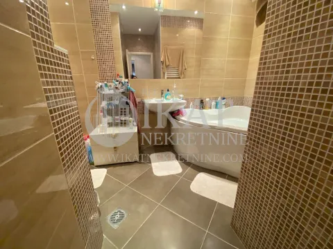 Izdavanje, trosoban stan, 95m², Savski Venac, Beograd - image 11