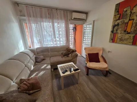 Prodaja, dvosoban stan, 50m², Autobuska stanica, Podgorica - image 1