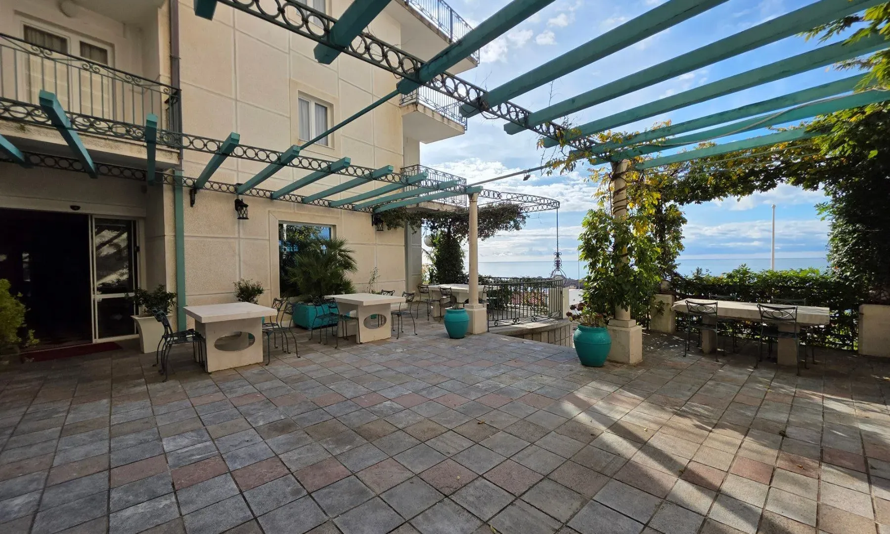 Prodaja, ugostiteljski objekat, 1200m², Sveti Stefan, Budva