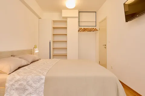 Daily-rent, two bedroom apartment, 50m², Bečići, Budva - image 20