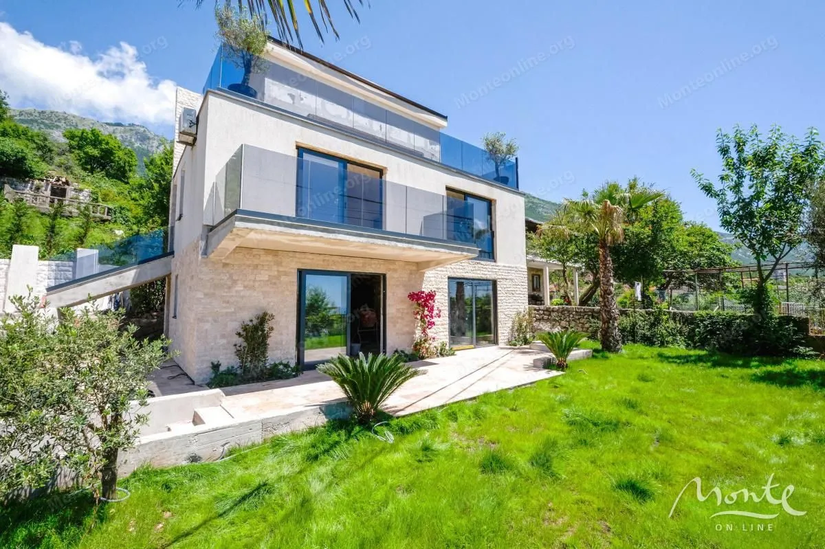 Sale, house, 300m², Markovići, Budva