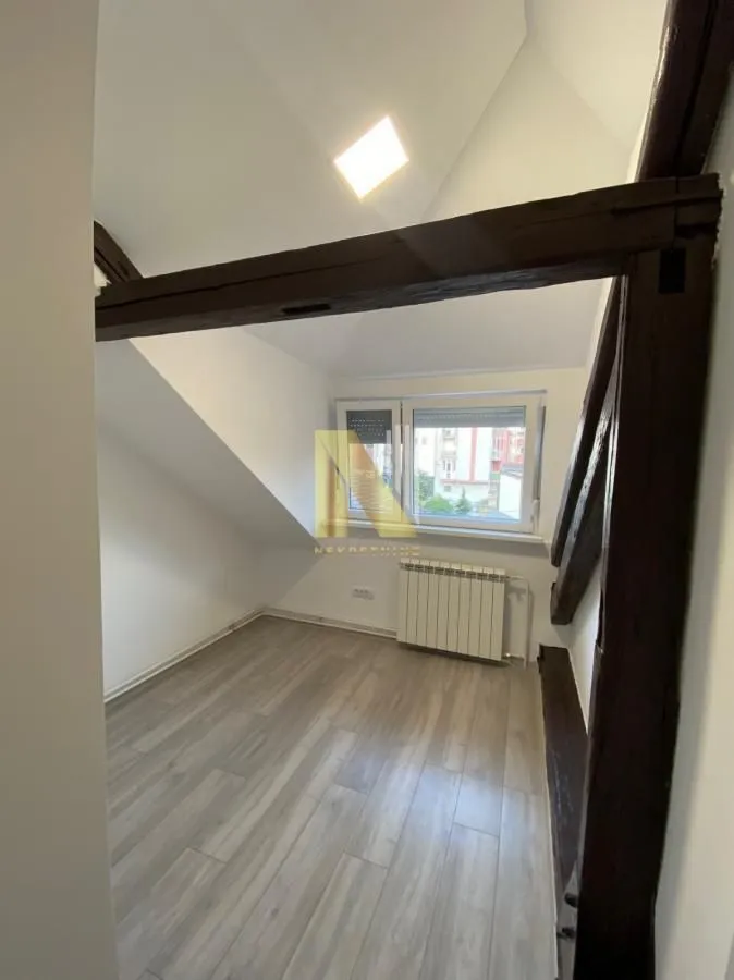 Prodaja, kuća, 199m², Socijalno, Novi Sad Sve Podlokacije