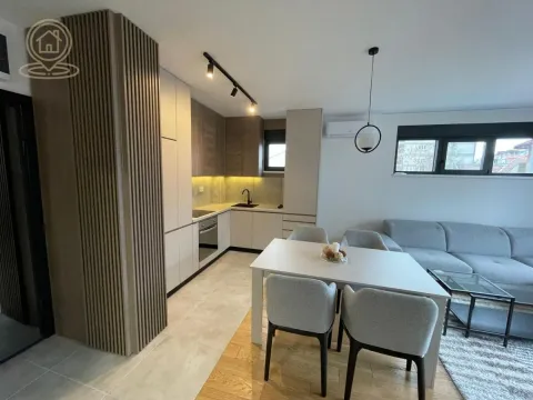 Izdavanje, dvosoban stan, 50m², Crveni Krst, Beograd - image 10