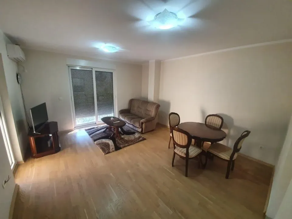 Izdavanje, dvosoban stan, 65m², Momišići, Podgorica
