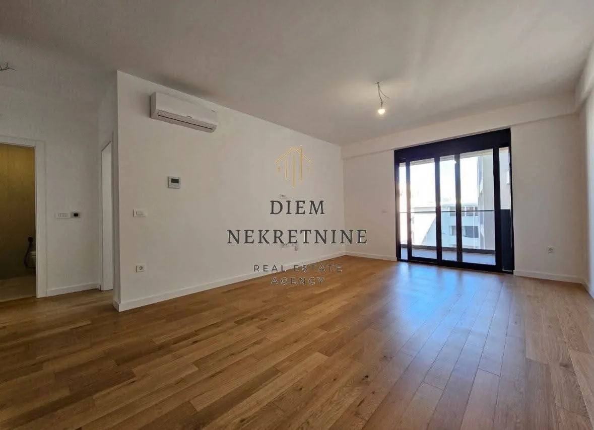 Prodaja, jednosoban stan, 62m², Centar, Bar