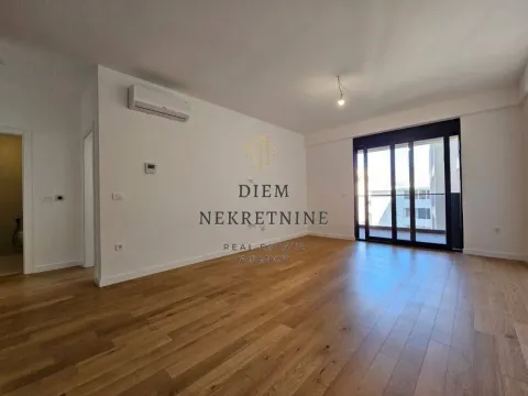 Prodaja, jednosoban stan, 62m², Centar, Bar - image 3