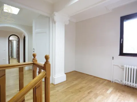 Rent, office space, 360m², Voždovac Sve Podlokacije, Beograd - image 11