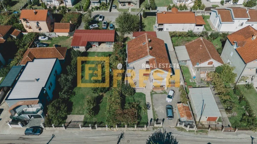 Prodaja, kuća, 400m², Murtovina, Podgorica