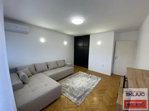 Izdavanje, dvosoban stan, 66m², Železnička Stanica, Novi Sad Sve Podlokacije - image 4