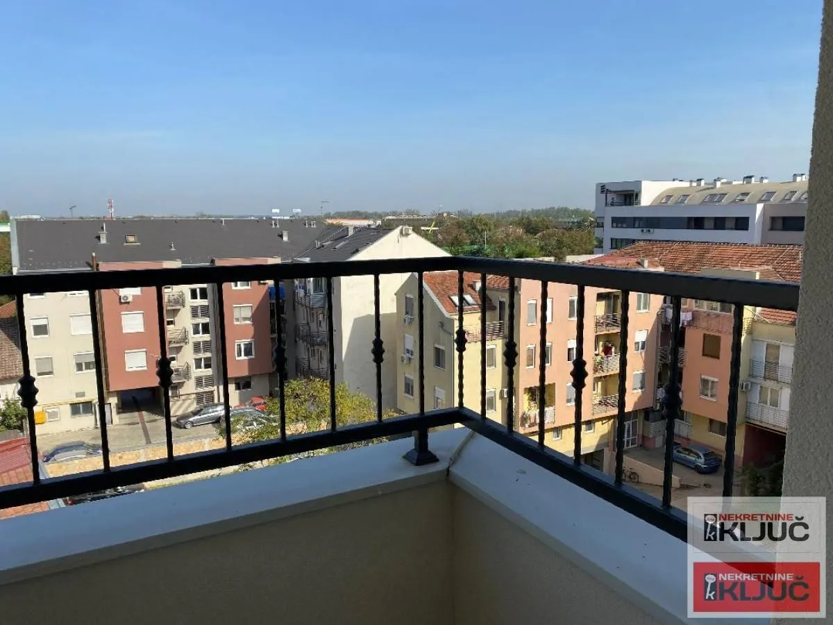 Prodaja, trosoban stan, 74m², Salajka, Novi Sad Sve Podlokacije